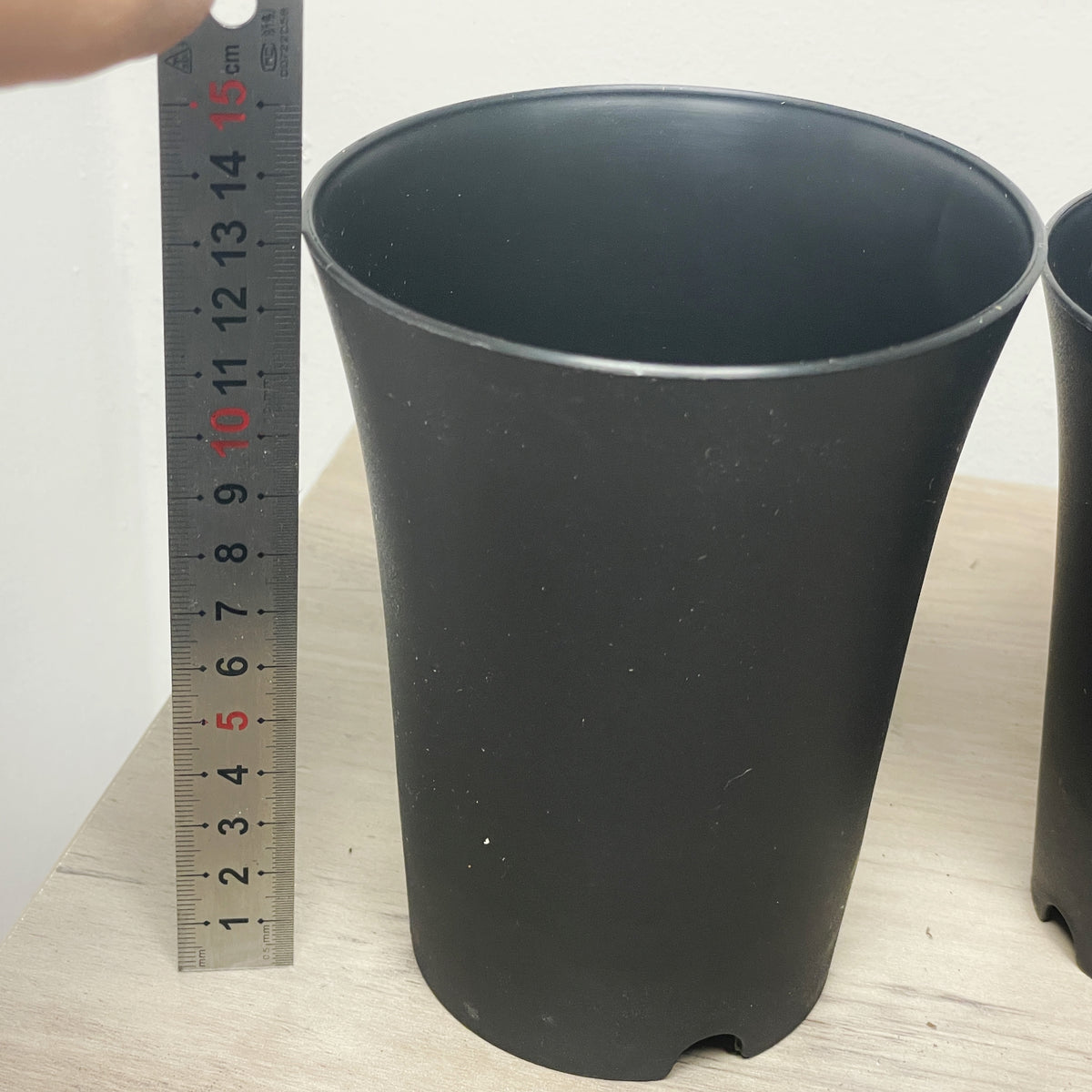 5pcs Black Plastic Round Flower Pots for Succulents Home Office Garden Decoration